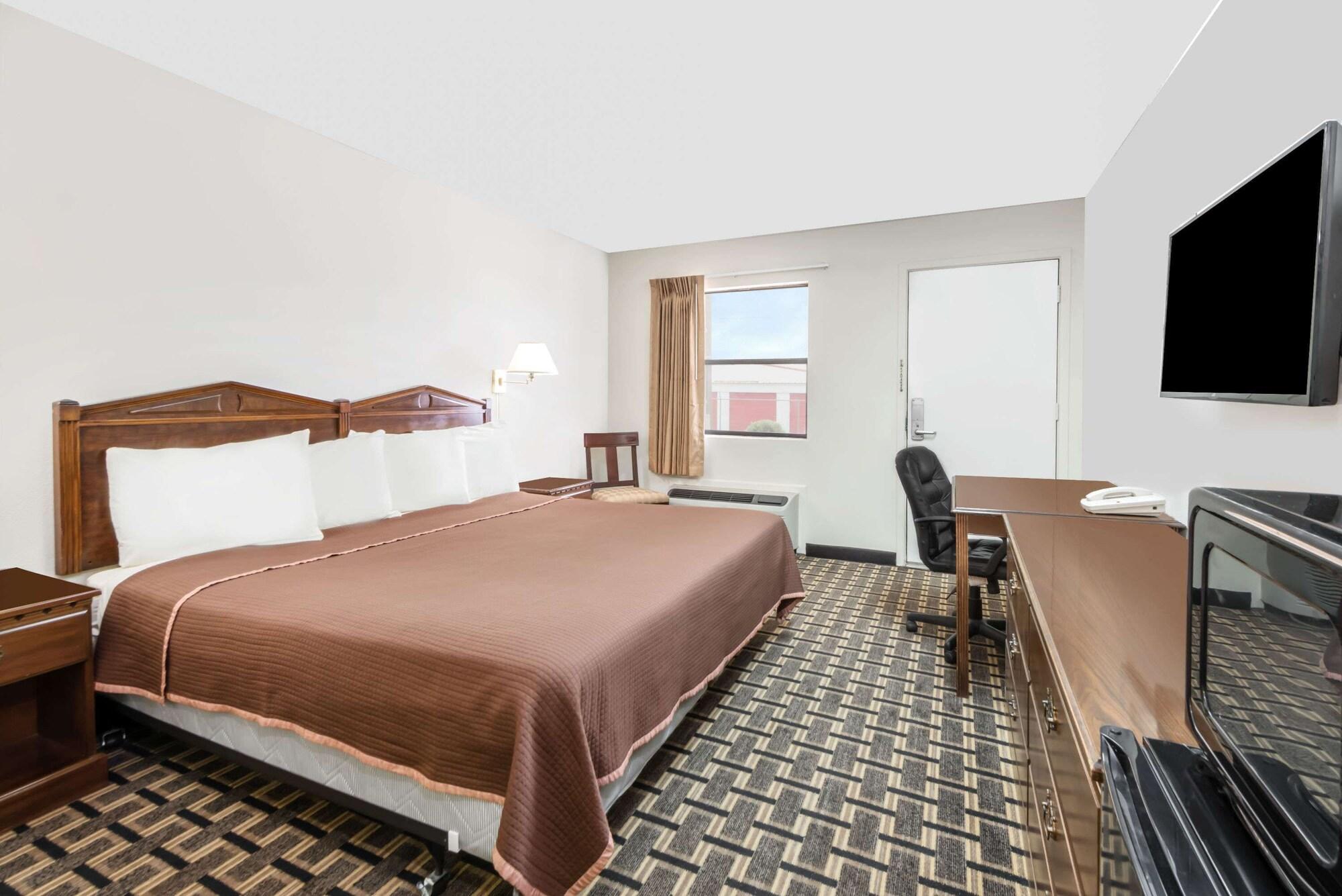 Knights Inn - Slaton Экстерьер фото